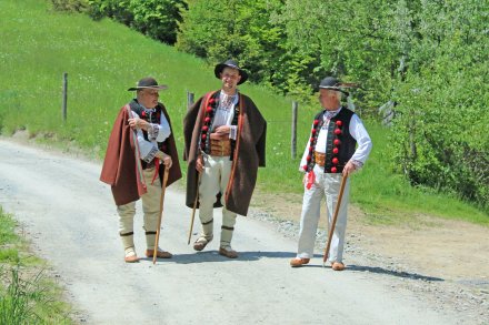 Członkowie grupy śpiewaczej Gronie